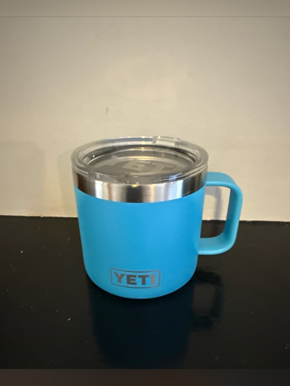 Yeti Powder-Coated Mug in Caribbean Blue with Clear Lid